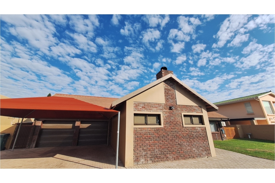 3 Bedroom Property for Sale in Middedorp Western Cape